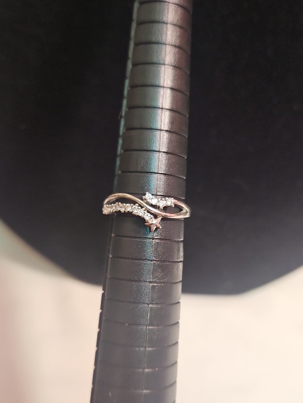 Sterling Silver Twisted Band Ring with Clear Stones - Women's Jewelry